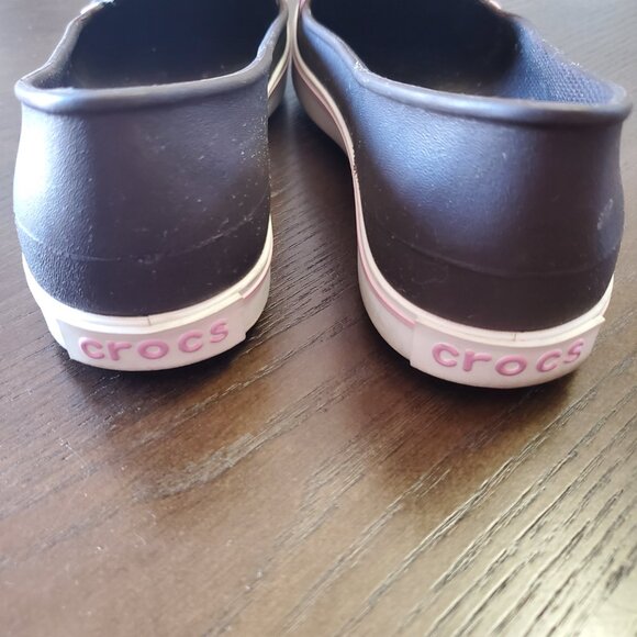 Women's Crocs flat shoes size 6 brown and pink - Picture 2 of 5